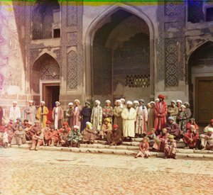 På trappen til moskeen i Samarkand, 1905-1915